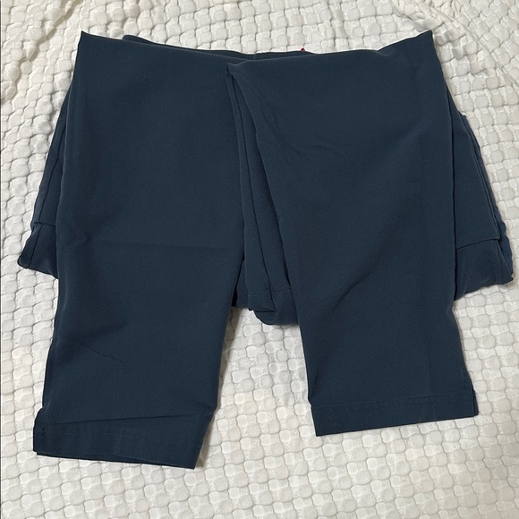 Limited Edition Figs Dark Harbor Scrub Set - Picture 8 of 12